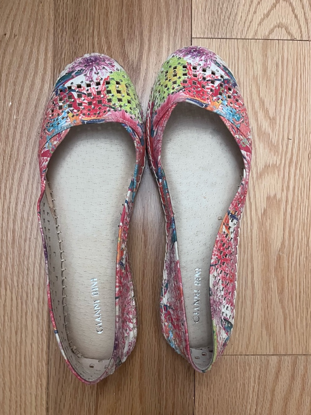 Gianni Bini Pink Multicolor Floral Laser-Cut Ballet Flats, Never Worn 8.5M